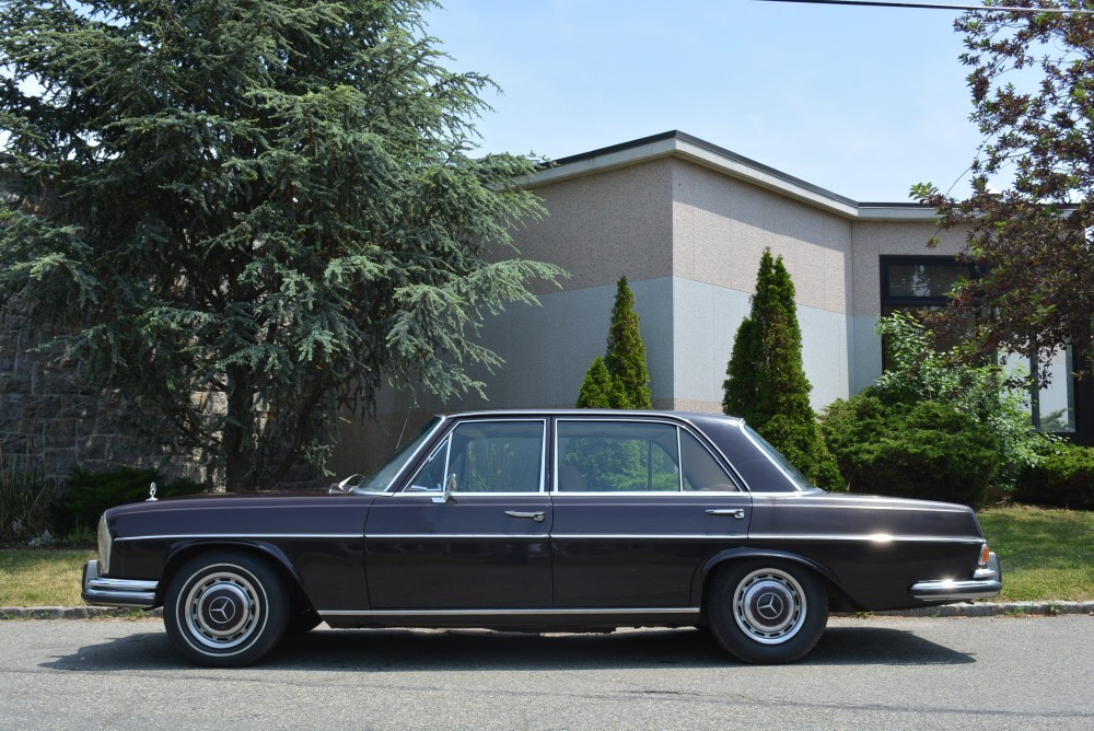 Used 1970 Mercedes-Benz 280SEL  W/Sunroof and 4-Speed manual | Astoria, NY