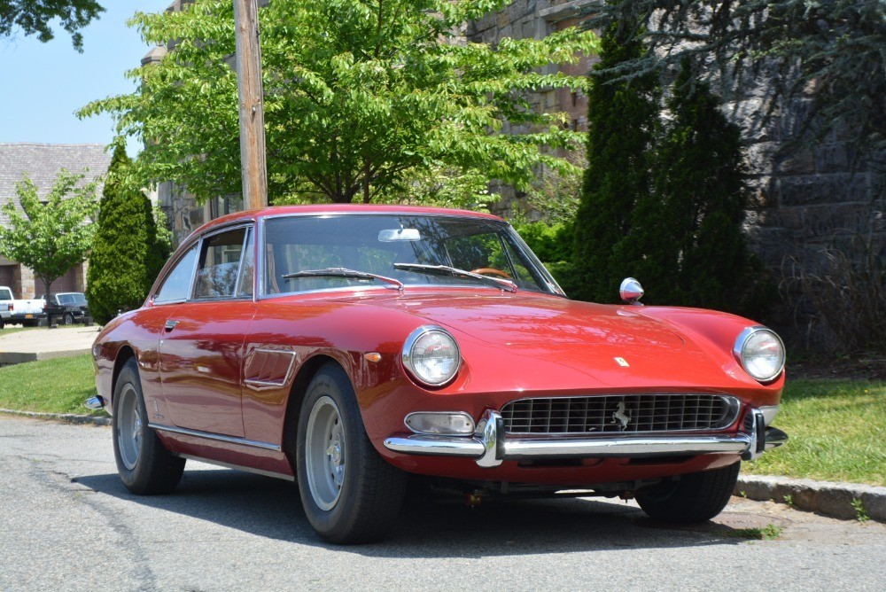 1967 Ferrari 330GT 