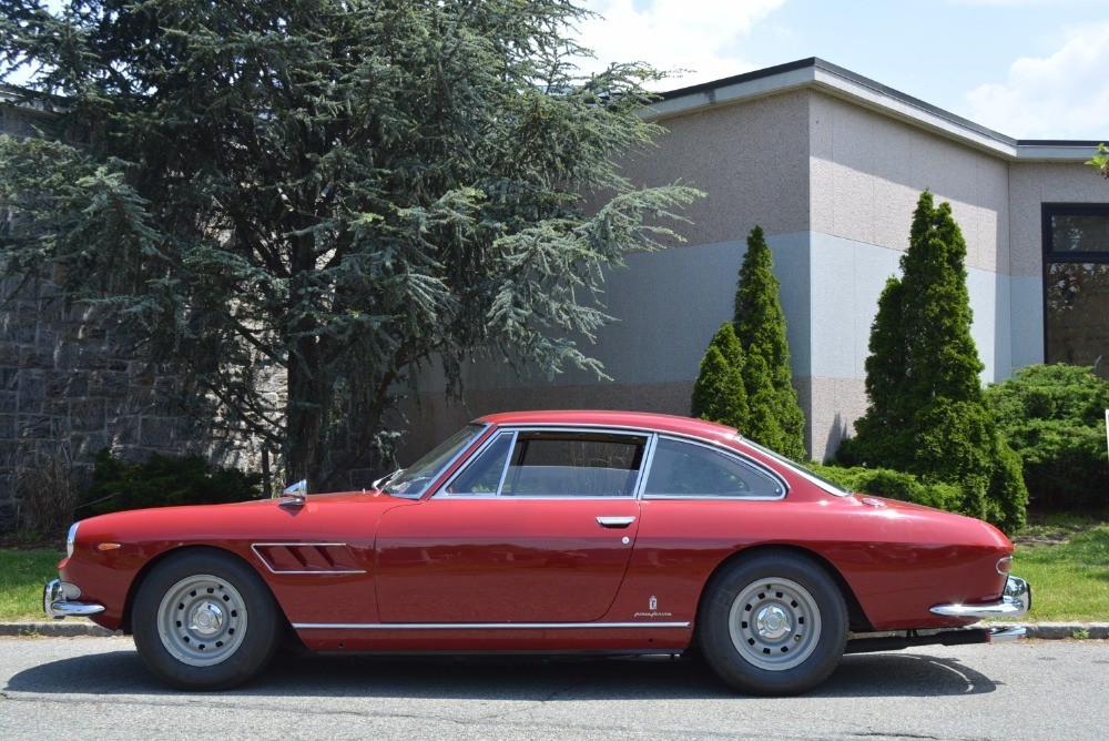 1967 Ferrari 330GT 13