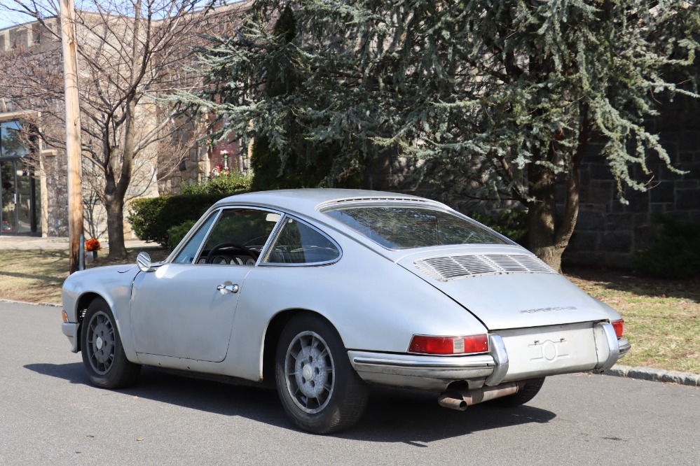 1965 Porsche 911 Coupe 6