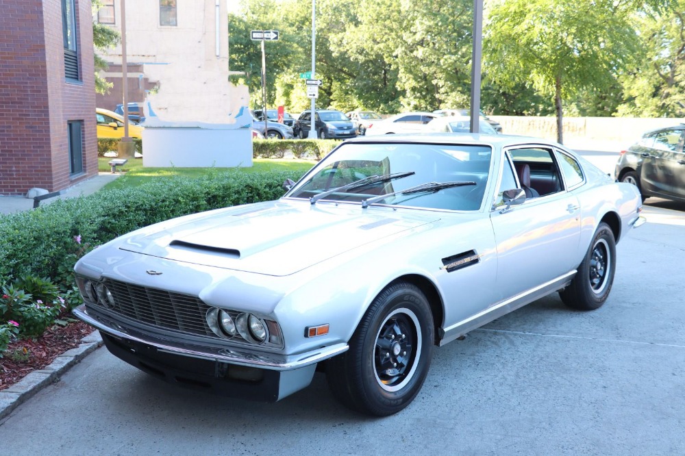 1971 Aston Martin DBS 1