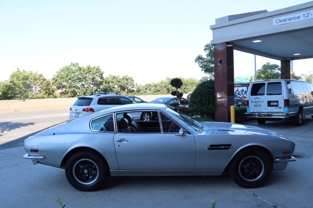 1971 Aston Martin DBS 5