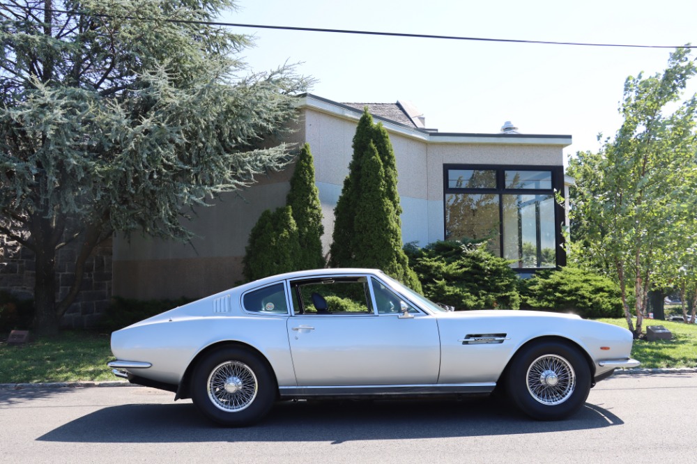 1969 Aston Martin DBS Vantage 3