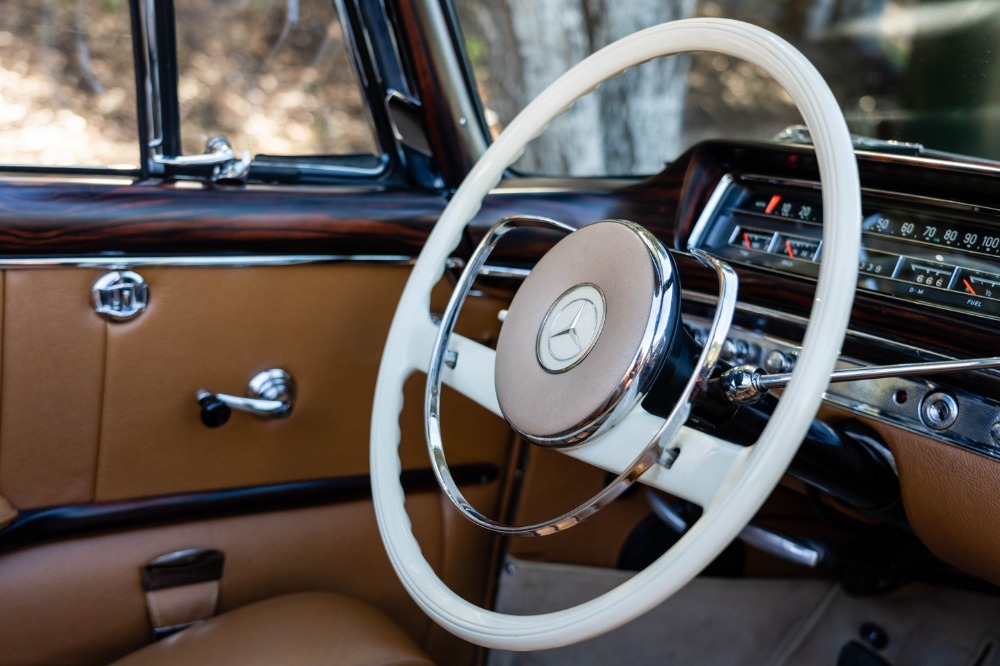 1960 Mercedes-Benz 220SE 9