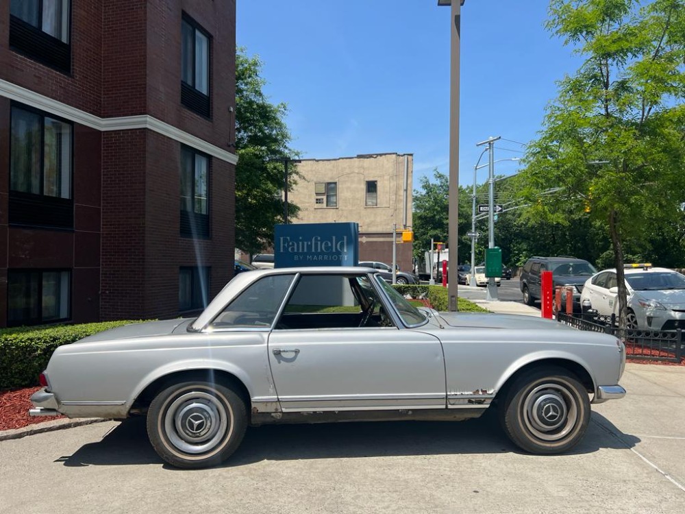 1967 Mercedes-Benz 230SL 3