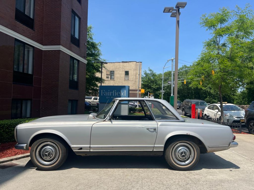 1967 Mercedes-Benz 230SL 4