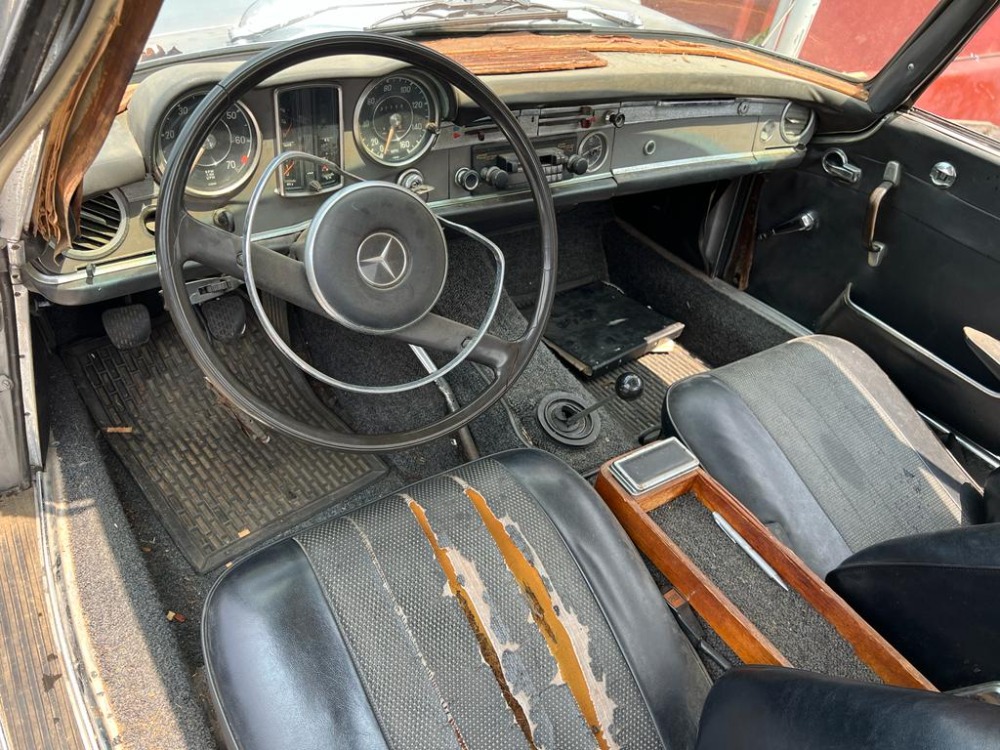 1967 Mercedes-Benz 230SL 9