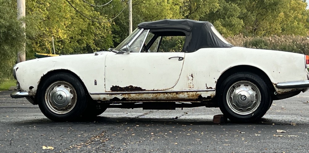 1961 Alfa Romeo Giulietta Spider 2