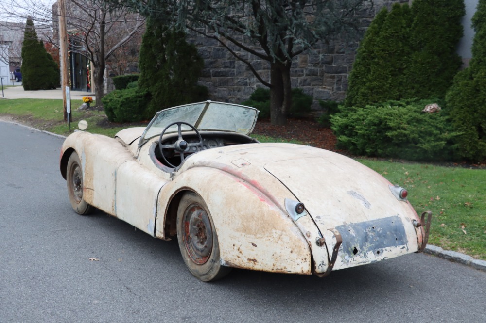 1952 Jaguar XK120 6