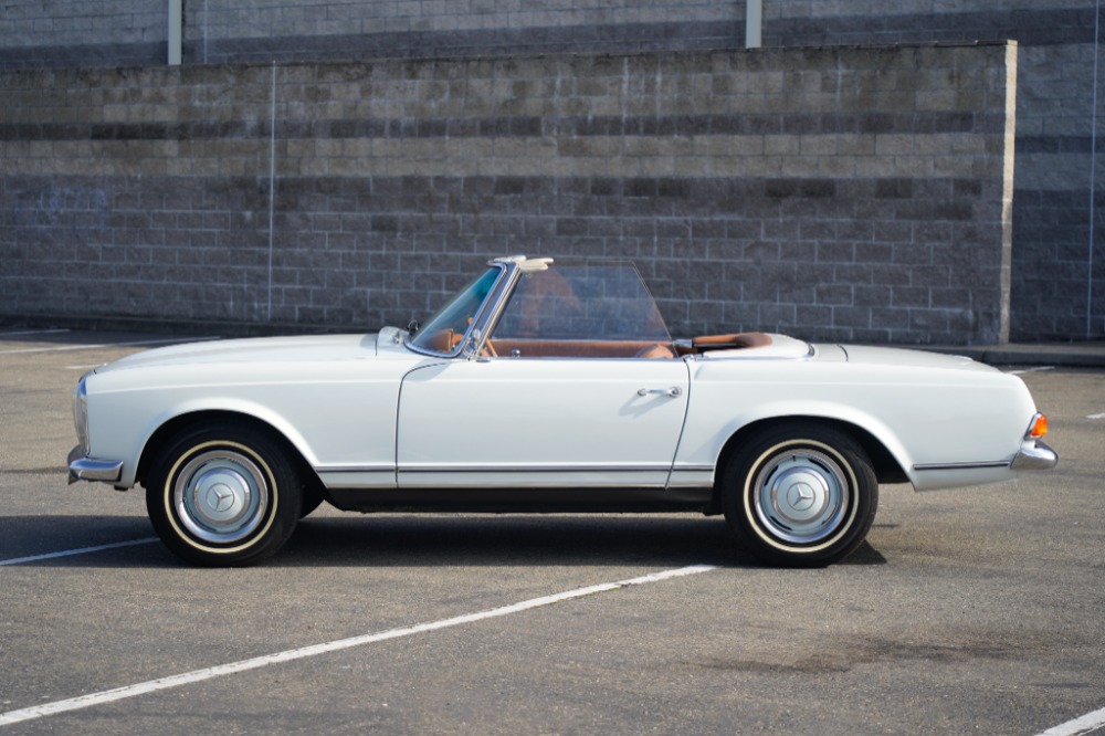 1965 Mercedes-Benz 230SL 3