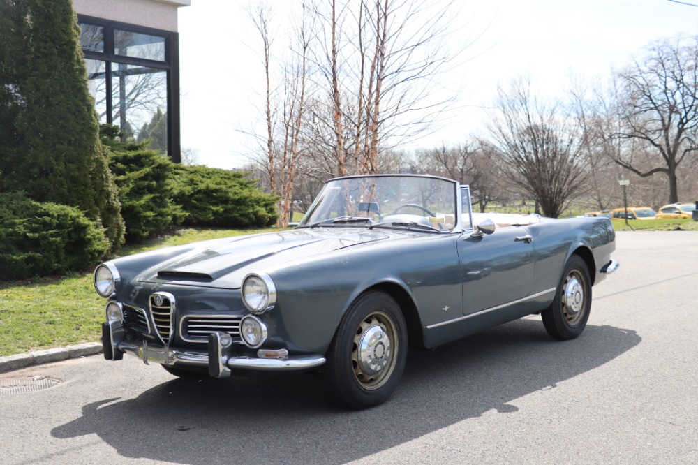 1963 Alfa Romeo 2600 Spider 2