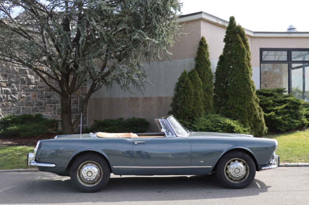 1963 Alfa Romeo 2600 Spider 3