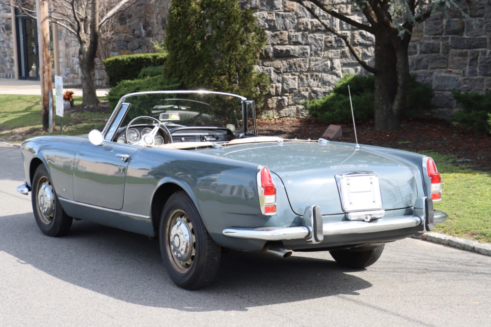 1963 Alfa Romeo 2600 Spider 6