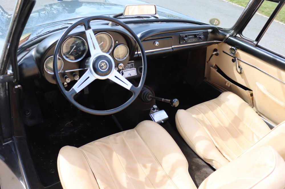 1963 Alfa Romeo 2600 Spider 7