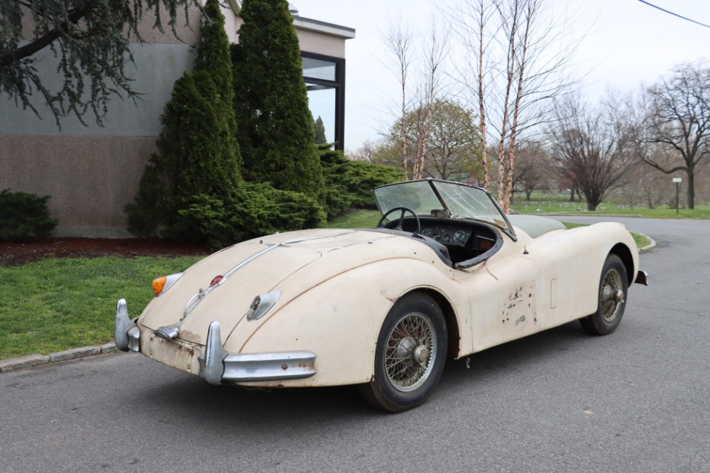 1957 Jaguar XK140 4