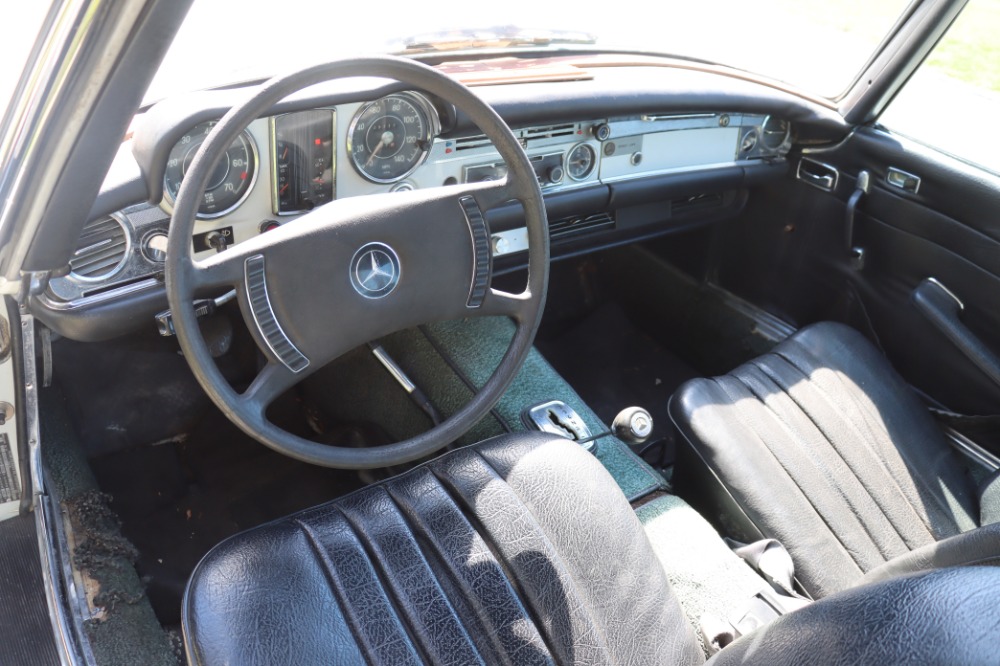 1969 Mercedes-Benz 280SL 4