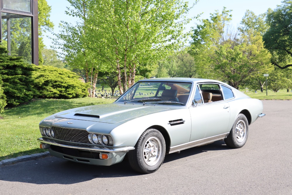1971 Aston Martin DBS 2