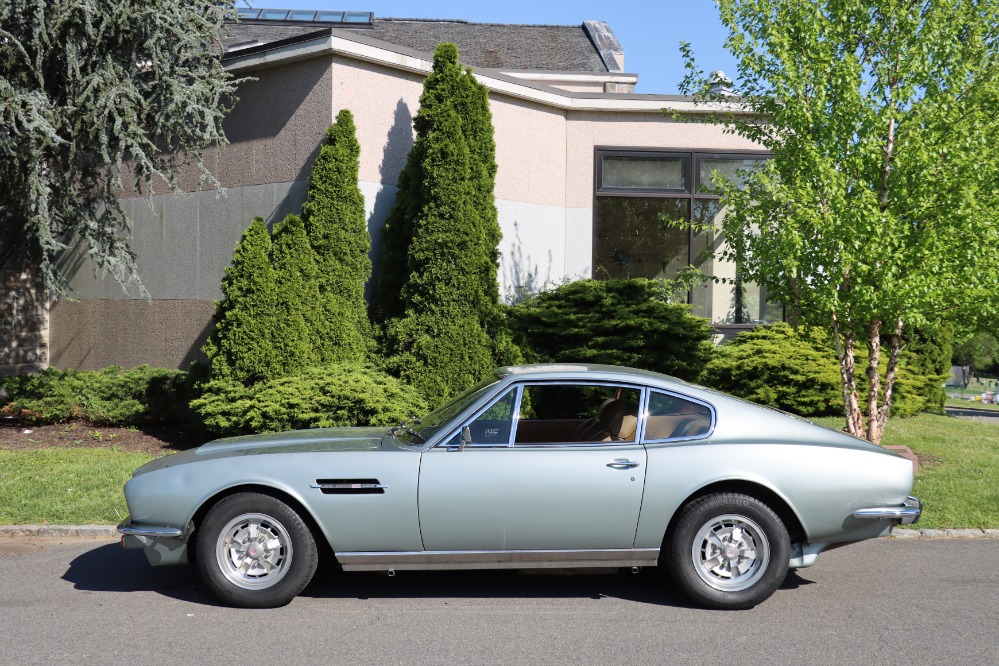 1971 Aston Martin DBS 4