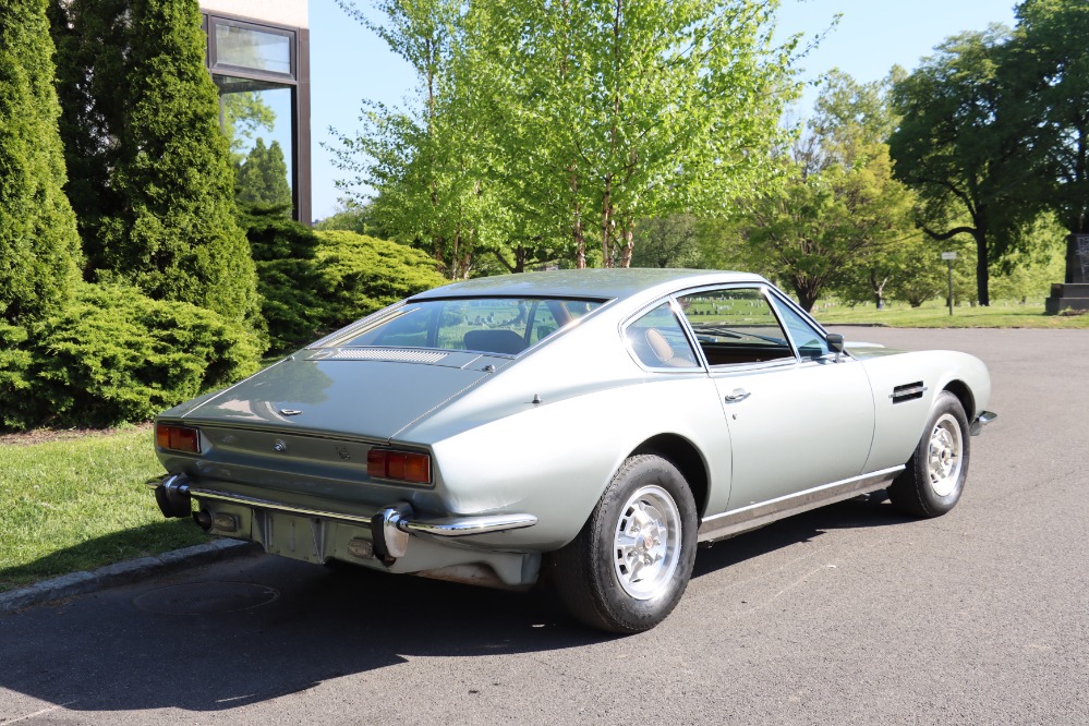 1971 Aston Martin DBS 5
