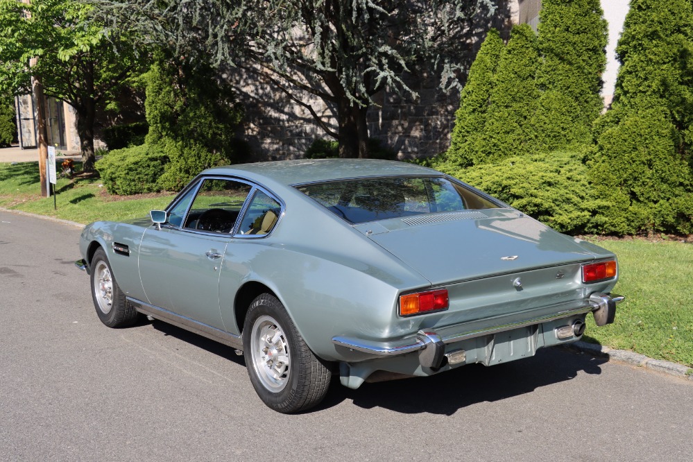 1971 Aston Martin DBS 6