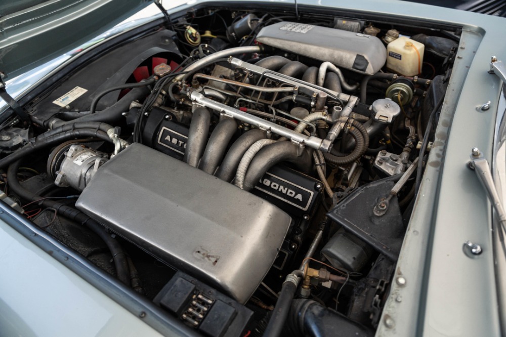 1971 Aston Martin DBS 8