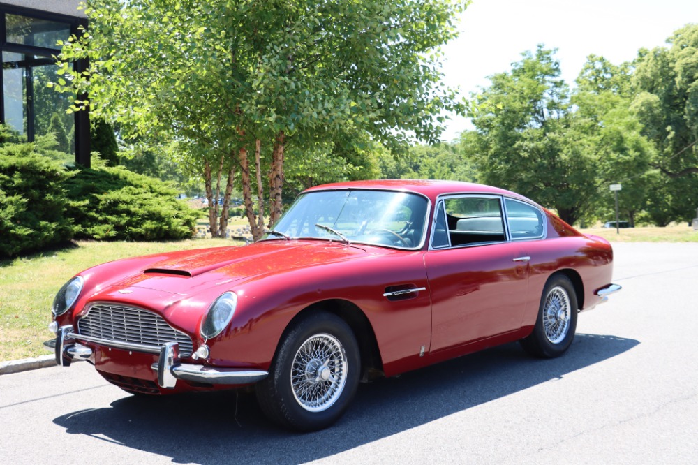 1967 Aston Martin DB6 2