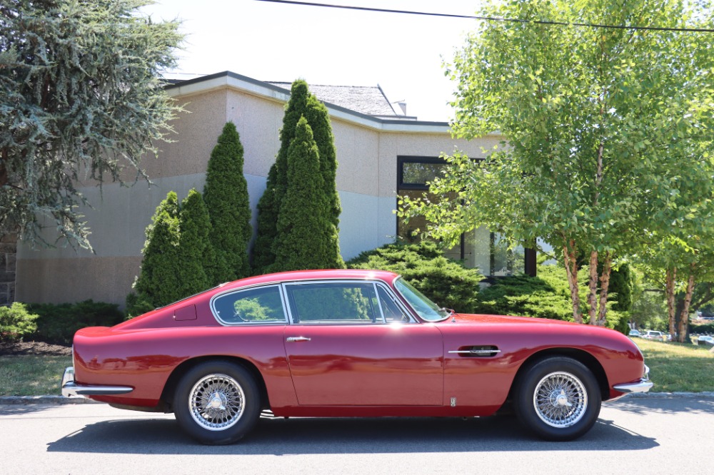 1967 Aston Martin DB6 3