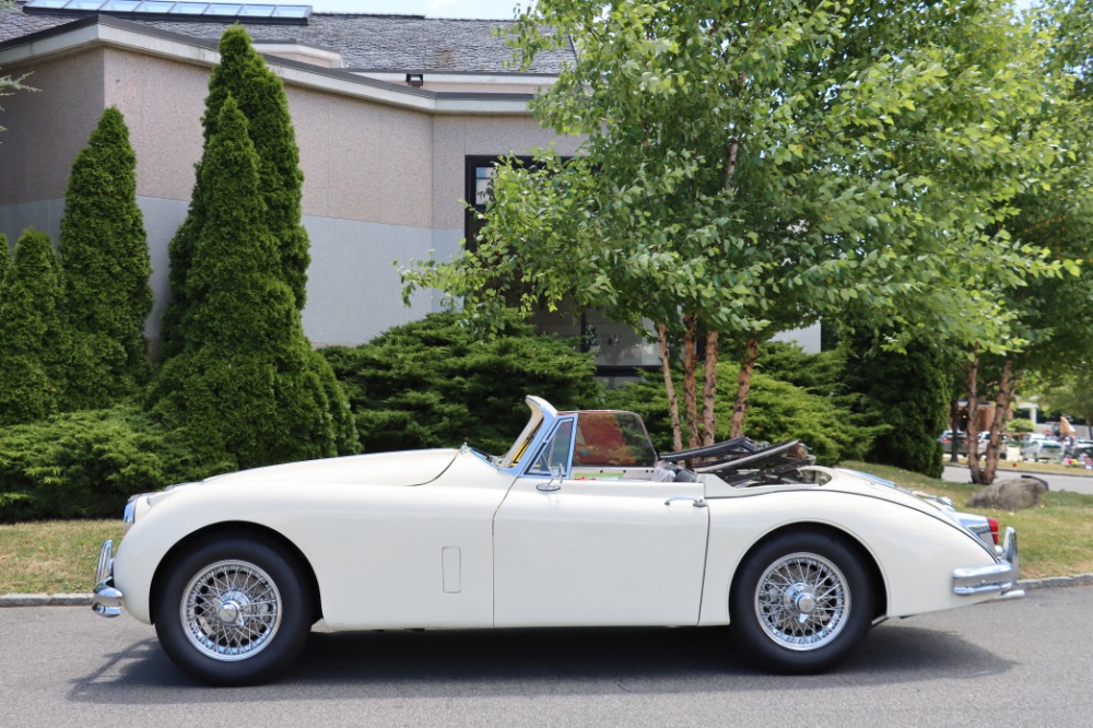 1961 Jaguar XK150 4