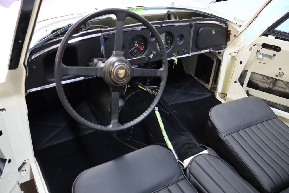 1961 Jaguar XK150 7