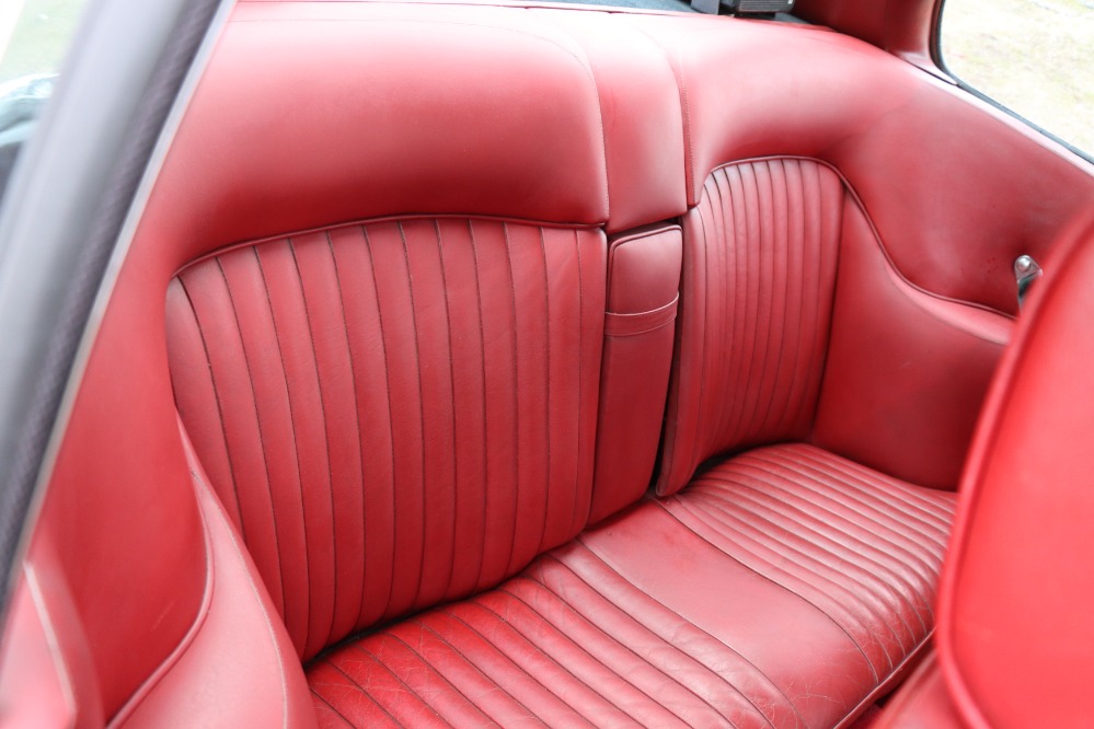 1970 Aston Martin DBS 5