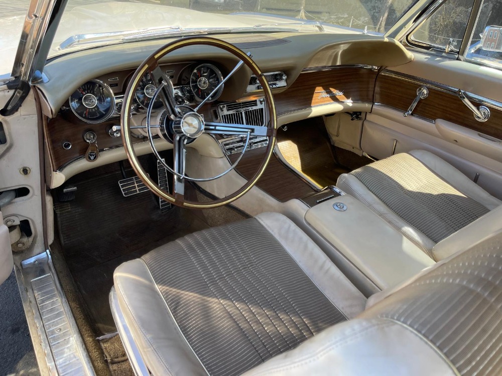 1963 Ford Thunderbird 4