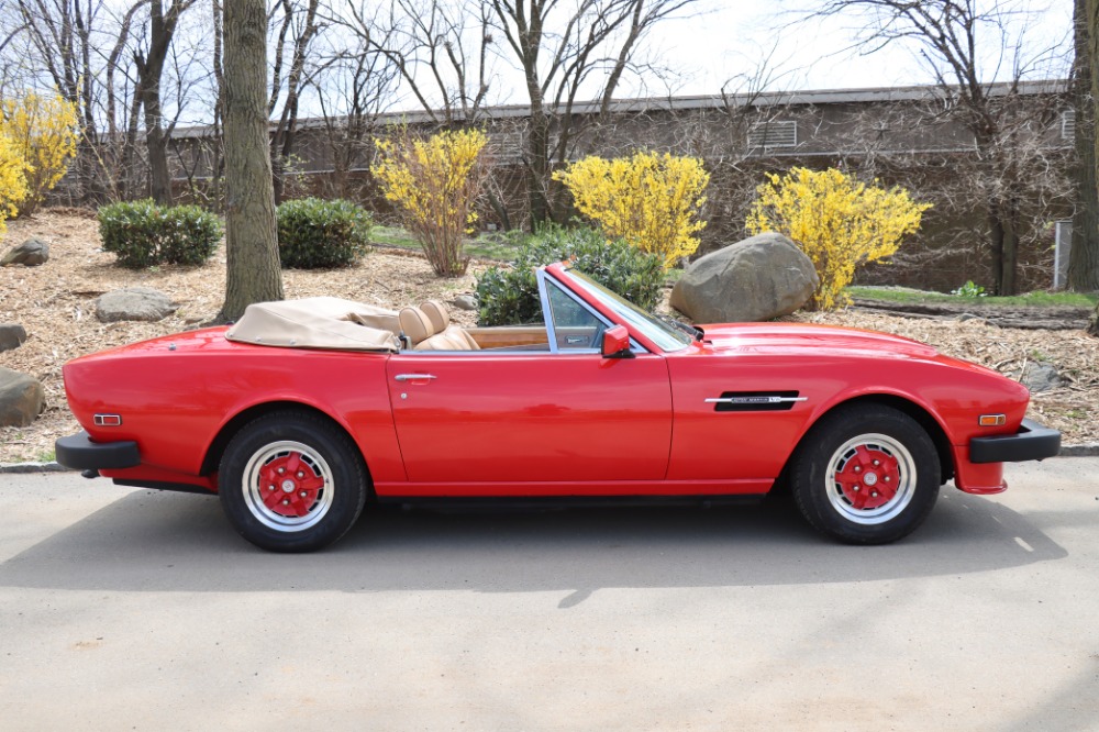 1979 Aston Martin V8 Volante 3