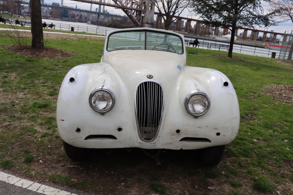 1953 Jaguar XK120 3