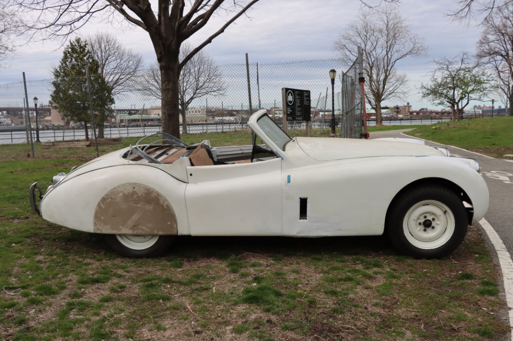 1953 Jaguar XK120 4