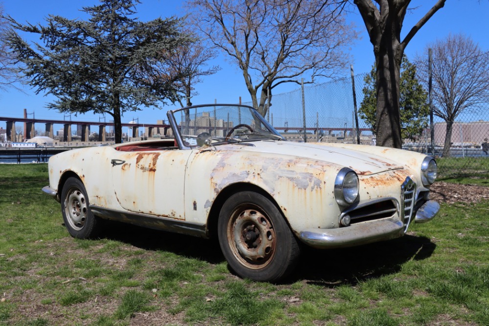 1958 Alfa Romeo Spider Veloce 1