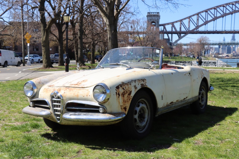 1958 Alfa Romeo Spider Veloce 2