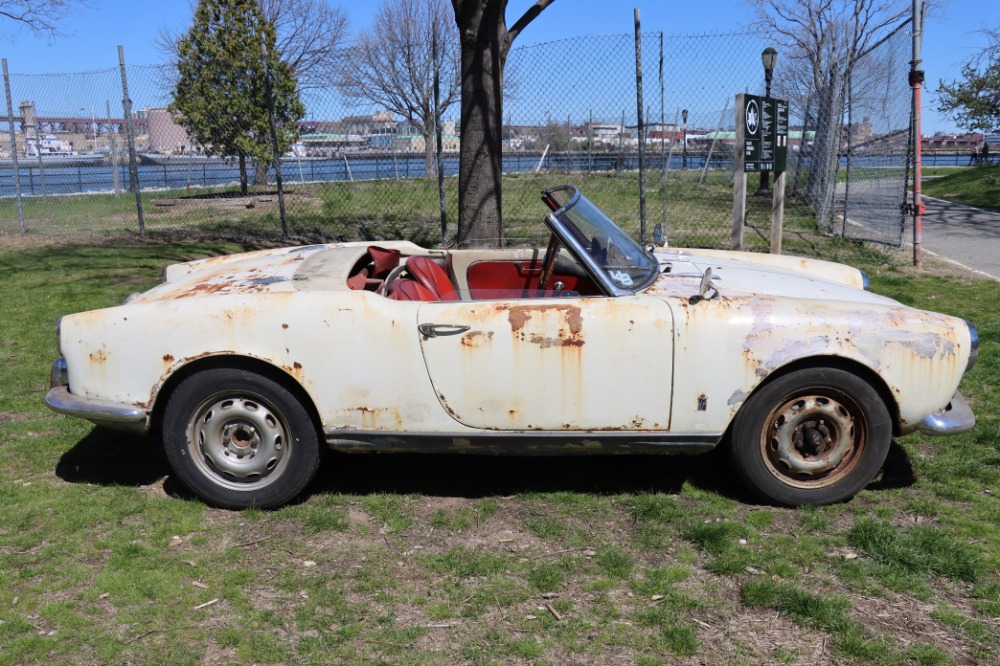 1958 Alfa Romeo Spider Veloce 3