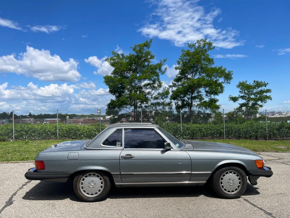 Used 1988 Mercedes-Benz 560-Class 560 SL  | Astoria, NY