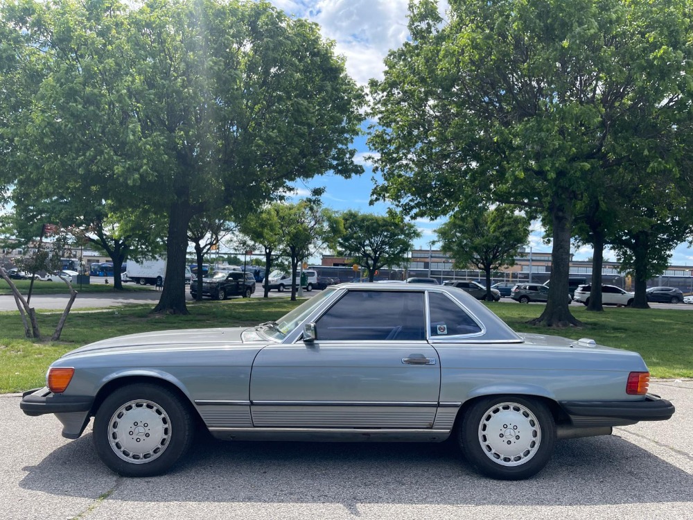 Used 1988 Mercedes-Benz 560-Class 560 SL  | Astoria, NY