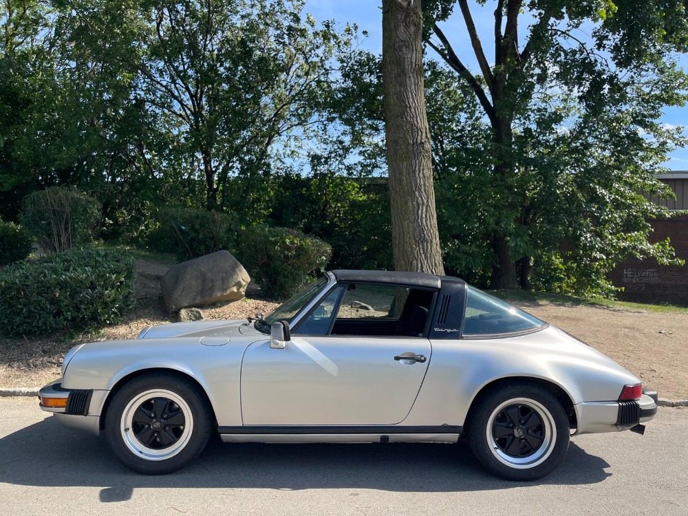 1983 Porsche 911SC 4
