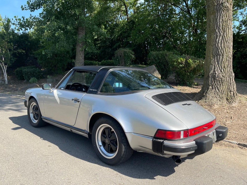 1983 Porsche 911SC 6