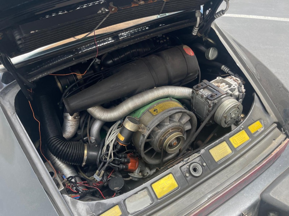 1975 Porsche 911 8