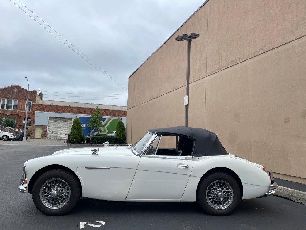 1966 Austin-Healey 3000 MK III 4