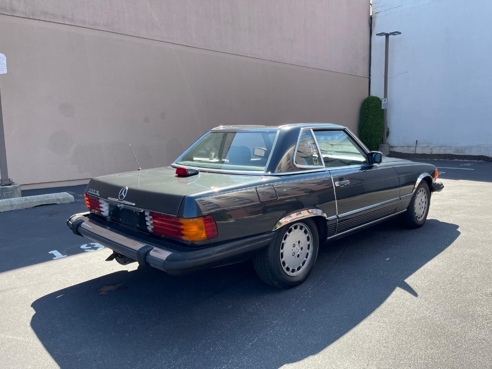 1986 Mercedes-Benz 560SL 3