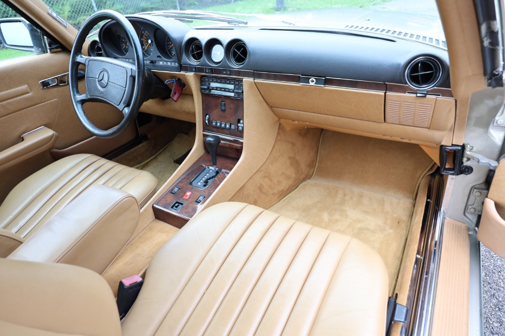 1989 Mercedes-Benz 560 SL 12