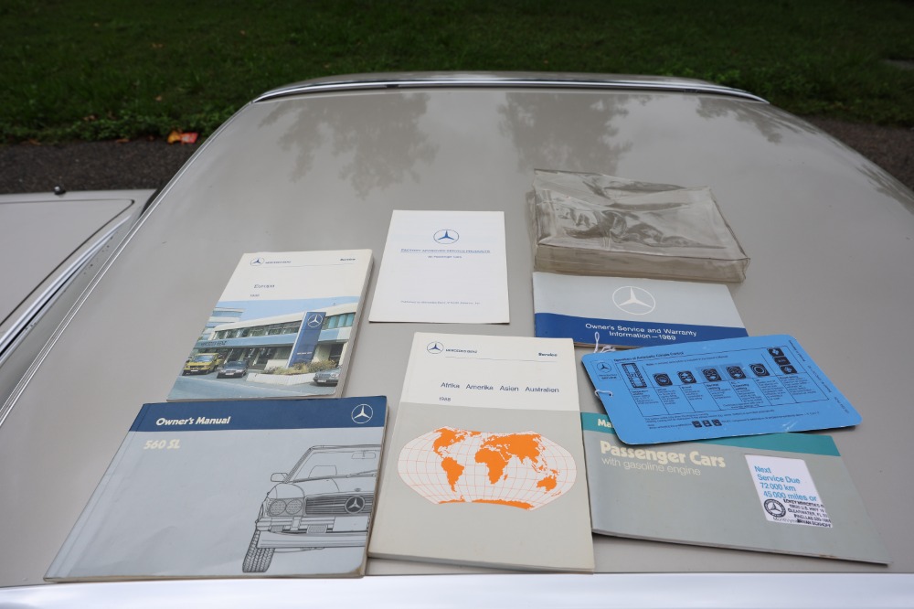 1989 Mercedes-Benz 560 SL 13