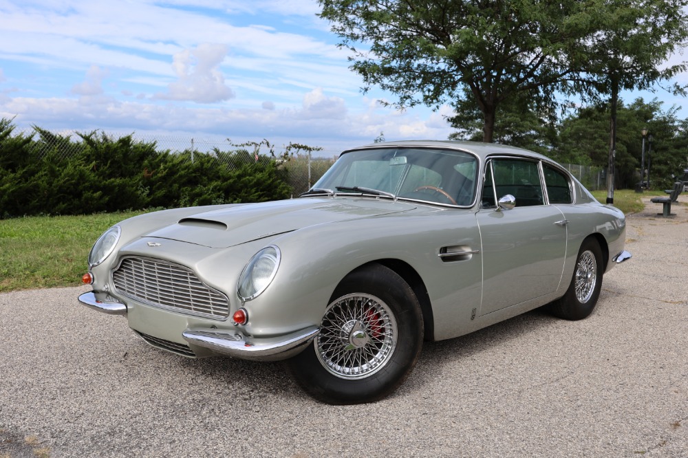 1967 Aston Martin DB6 2