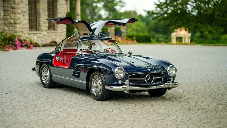 1990 Mercedes-Benz 300SL Gullwing Replica 1