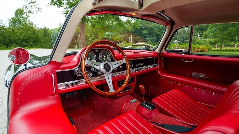 1990 Mercedes-Benz 300SL Gullwing Replica 8