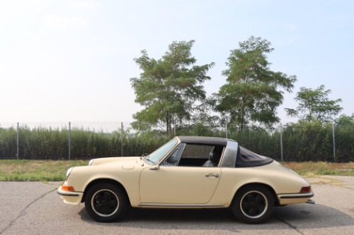 Used 1968 Porsche 911 for sale $67,500 at Gullwing Motor Cars in Astoria NY 11103 4